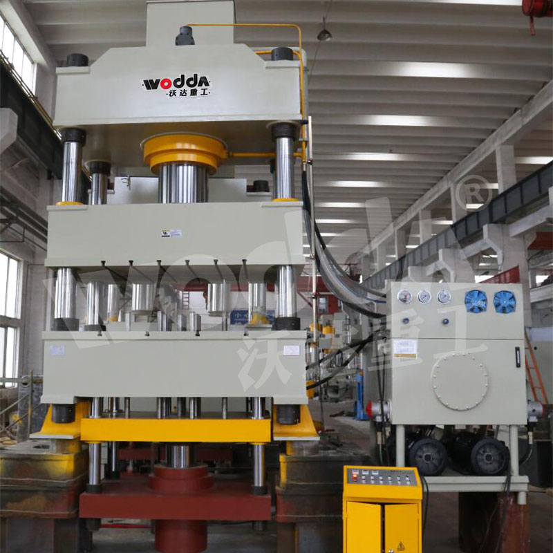 630噸不銹鋼水槽拉伸液壓機(jī)實(shí)拍圖 630噸不銹鋼水槽拉伸液壓機(jī)實(shí)拍圖