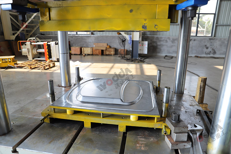 200噸不銹鋼蓋成型液壓機 200噸不銹鋼蓋成型液壓機