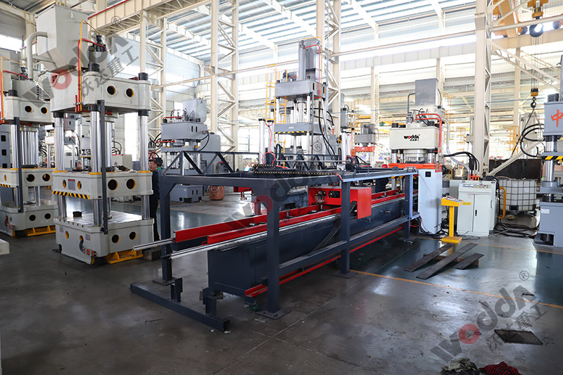 400噸錨桿托盤生產線(錨桿托盤模具+自動送料線) 400噸錨桿托盤生產線(錨桿托盤模具+自動送料線)