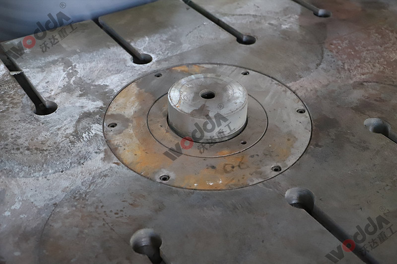 630噸四柱拉伸液壓機(jī)下頂缸 630噸四柱拉伸液壓機(jī)下頂缸