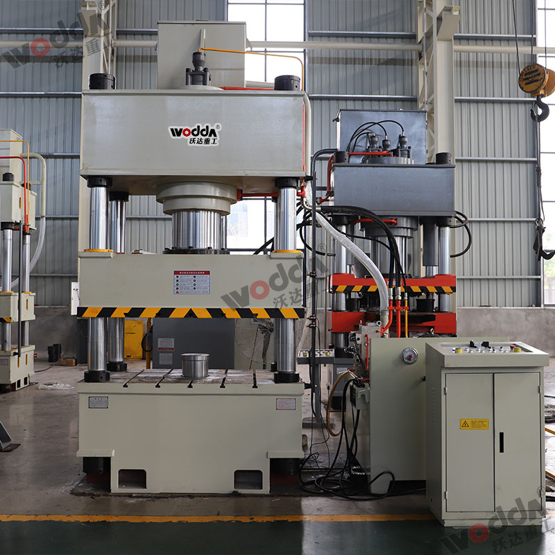 400噸不銹鋼水箱板拉伸液壓機(jī) 400噸不銹鋼水箱板拉伸液壓機(jī)