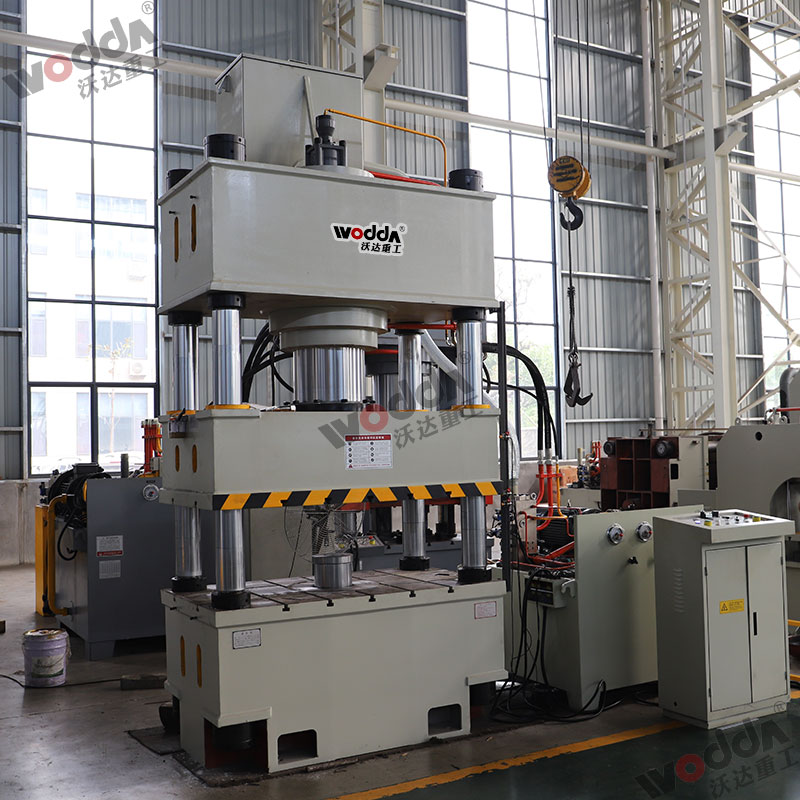 400噸不銹鋼水箱板拉伸液壓機(jī) 400噸不銹鋼水箱板拉伸液壓機(jī)