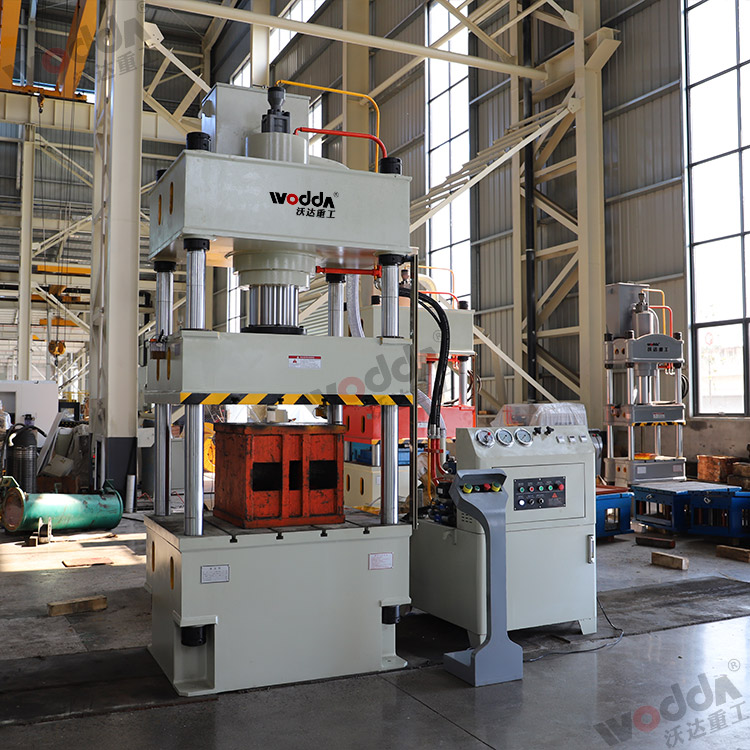 200噸四柱拉伸液壓機(jī) 200噸四柱拉伸液壓機(jī)