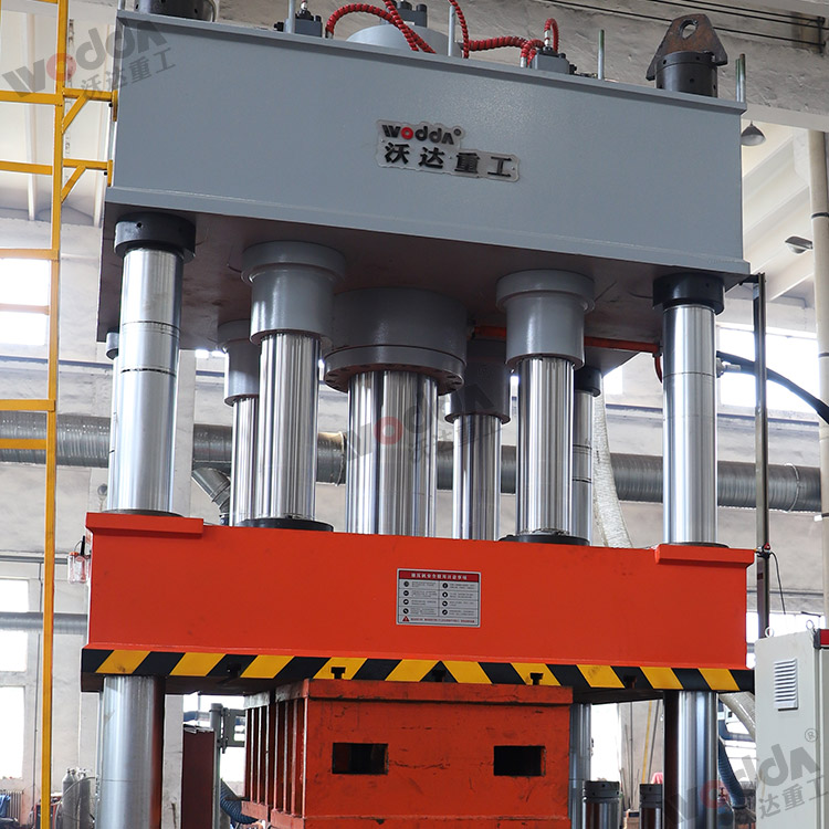 630噸封頭液壓機(主缸、壓邊缸) 630噸封頭液壓機(主缸、壓邊缸)