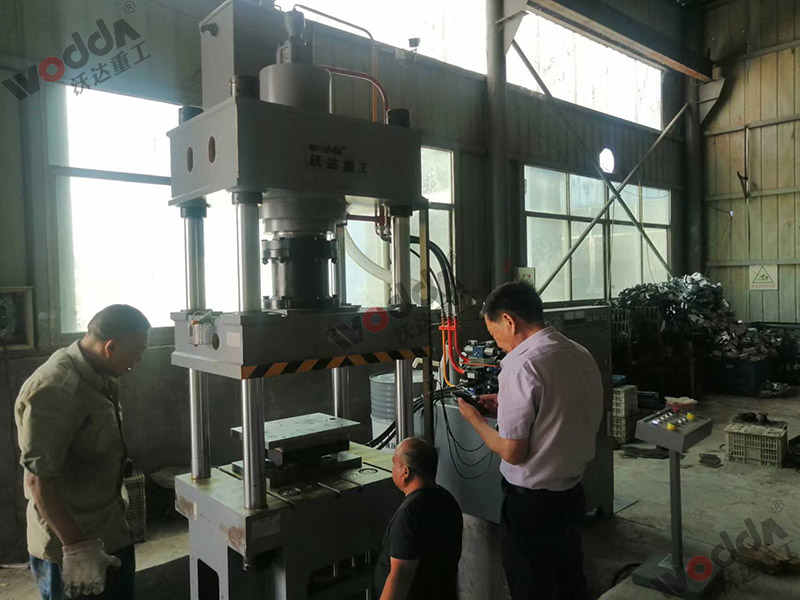 200噸不銹鋼離心風機成型液壓機(圖2) 200噸不銹鋼離心風機成型液壓機(圖2)