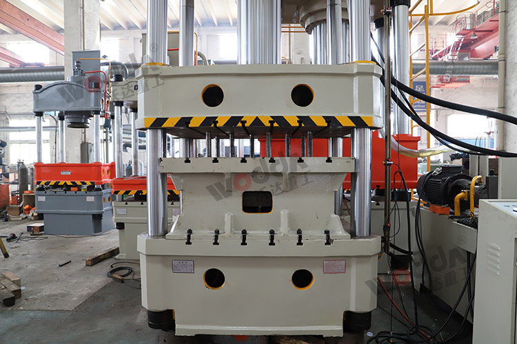 315噸拉伸液壓機(jī)(上置液壓墊3) 315噸拉伸液壓機(jī)(上置液壓墊3)