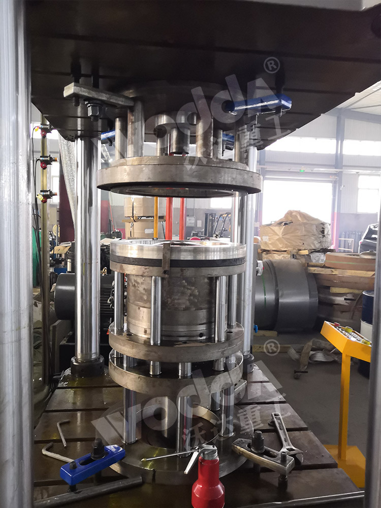 煤氣罐封頭模具.jpg 煤氣罐封頭模具.jpg