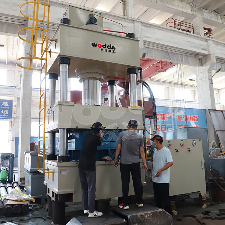 500噸不銹鋼水箱液壓機(jī)(圖1) 500噸不銹鋼水箱液壓機(jī)(圖1)