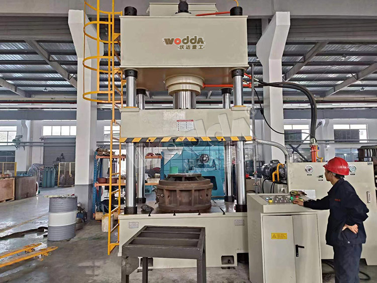 315噸汽車輪轂拉伸成型液壓機 315噸汽車輪轂拉伸成型液壓機