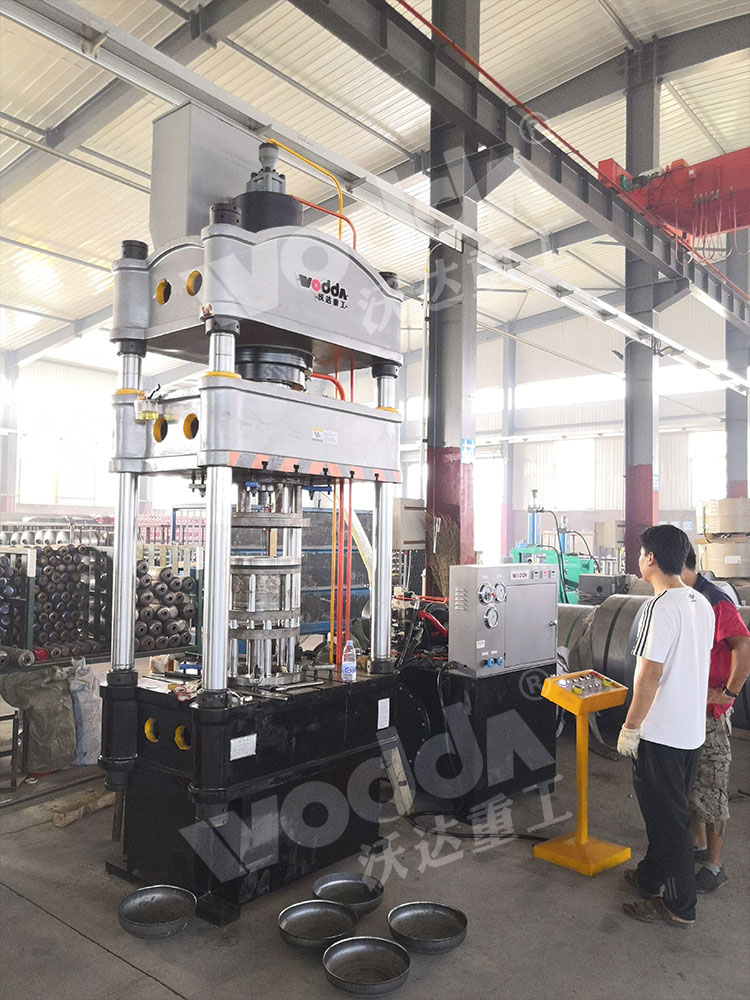 200噸煤氣罐封頭拉伸液壓機 200噸煤氣罐封頭拉伸液壓機