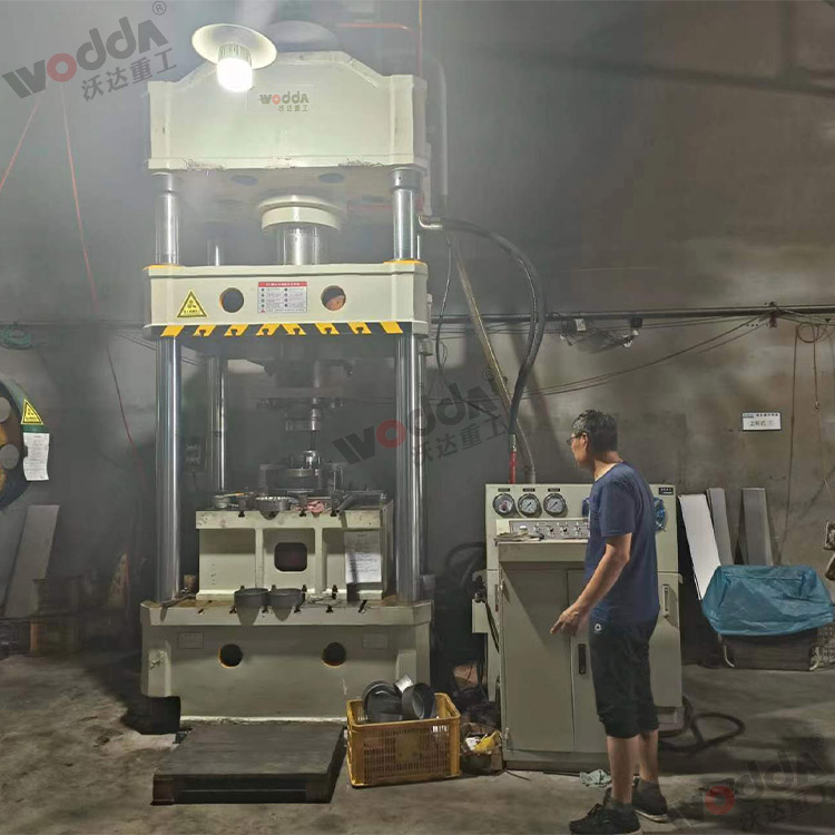 315噸上置液壓墊拉伸液壓機 315噸上置液壓墊拉伸液壓機