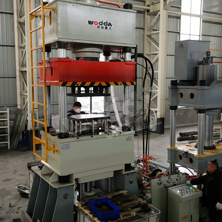 315噸不銹鋼蹲便器拉伸液壓機 315噸不銹鋼蹲便器拉伸液壓機