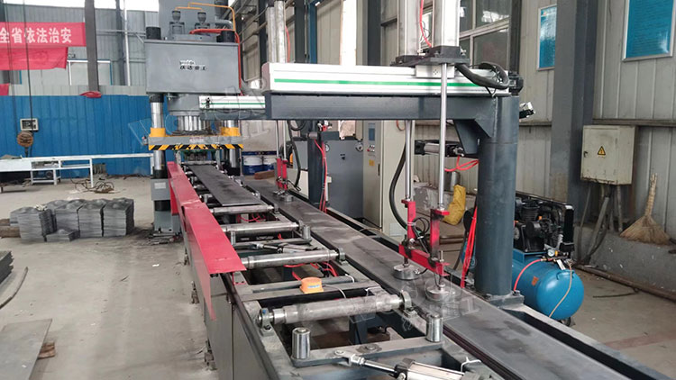 500噸全自動(dòng)錨桿托盤(pán)生產(chǎn)線.jpg 500噸全自動(dòng)錨桿托盤(pán)生產(chǎn)線.jpg