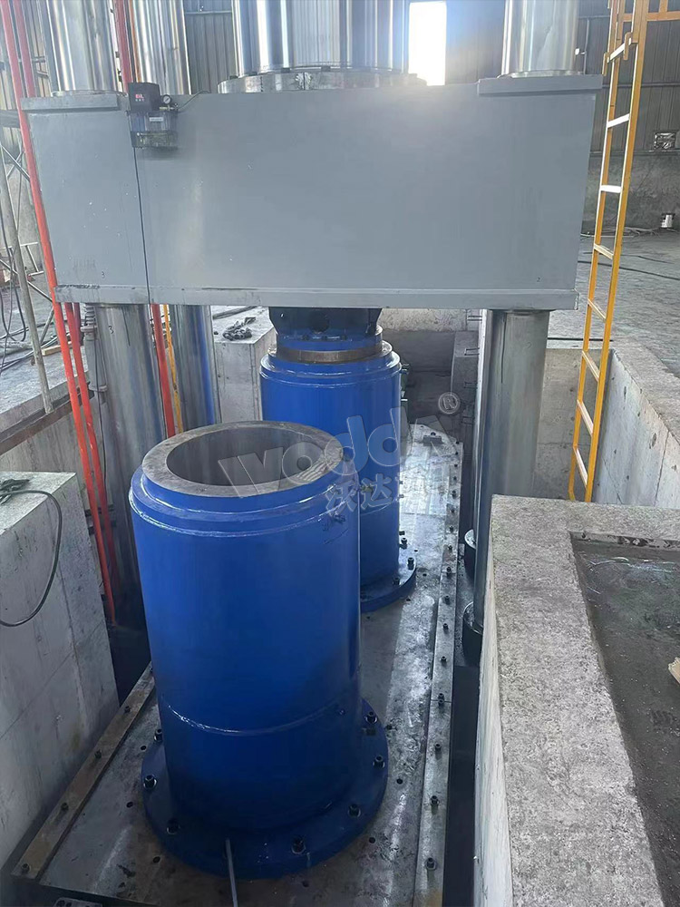 2000噸石墨坩堝成型液壓機價格 2000噸石墨坩堝成型液壓機價格