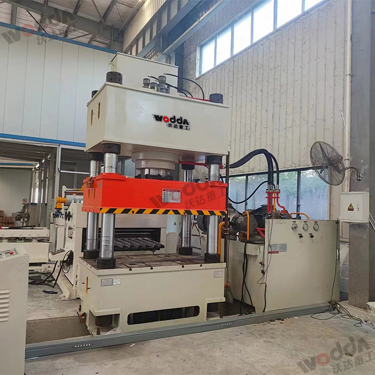 500噸液壓墊拉伸液壓機客戶現場 500噸液壓墊拉伸液壓機客戶現場