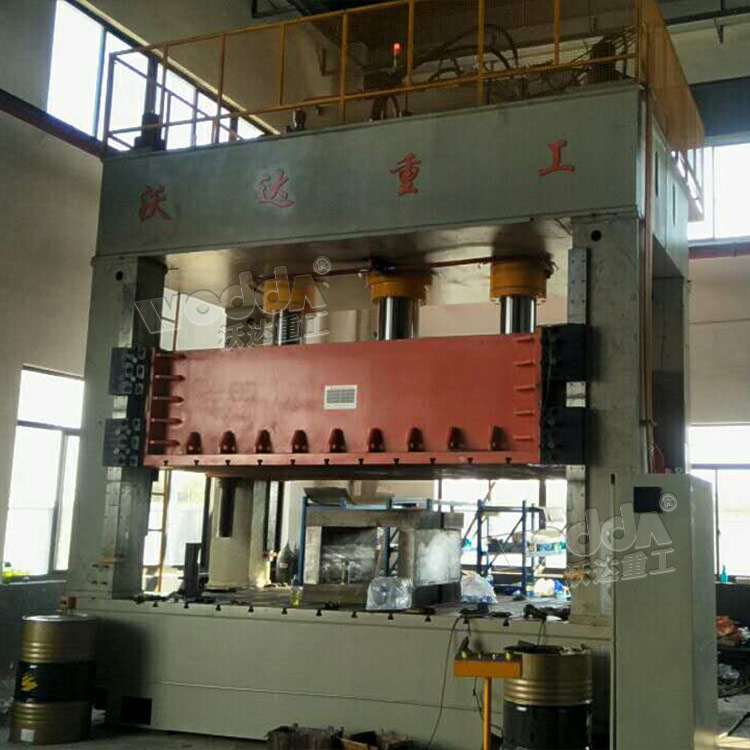 800噸框架式液壓機(jī) 800噸框架式液壓機(jī)