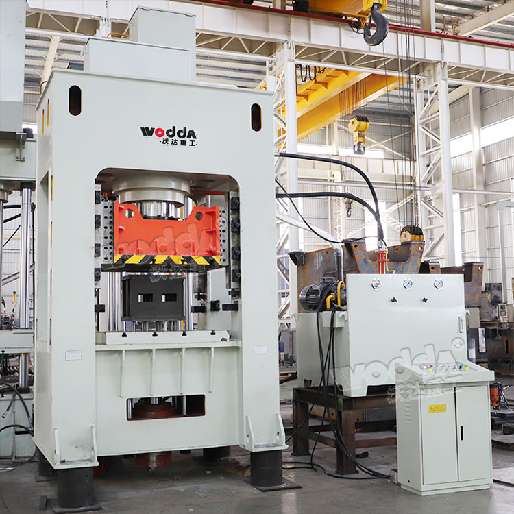 630噸框架式液壓機(jī) 630噸框架式液壓機(jī)