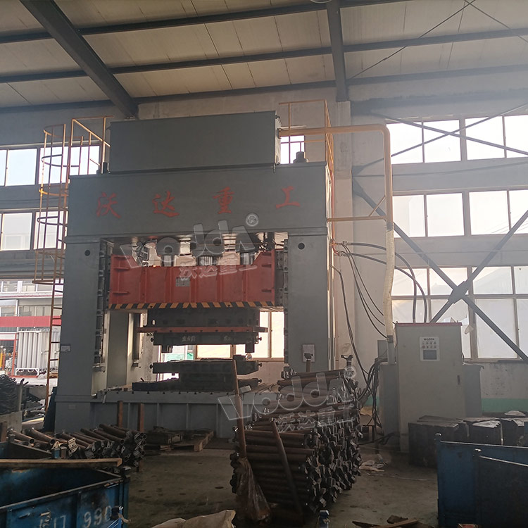 1000噸框架式汽車配件拉伸液壓機(jī) 1000噸框架式汽車配件拉伸液壓機(jī)