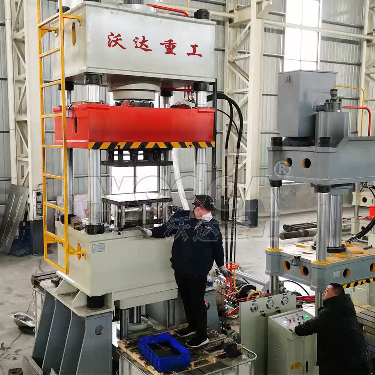 315噸不銹鋼蹲便器拉伸機 315噸不銹鋼蹲便器拉伸機