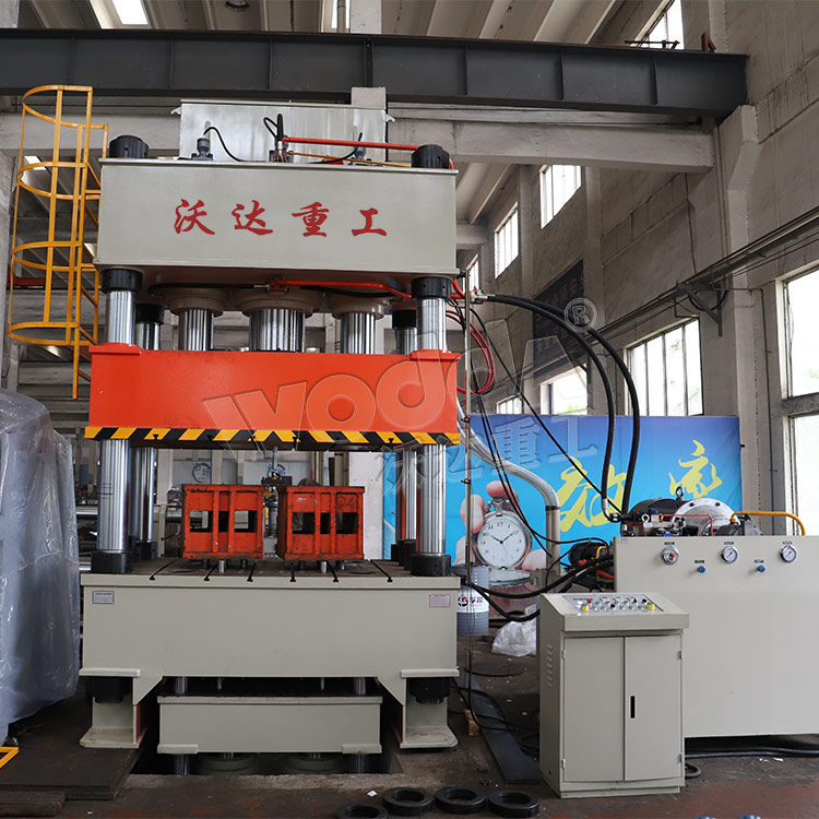 800噸汽車配件拉伸液壓機(四柱式) 800噸汽車配件拉伸液壓機(四柱式)