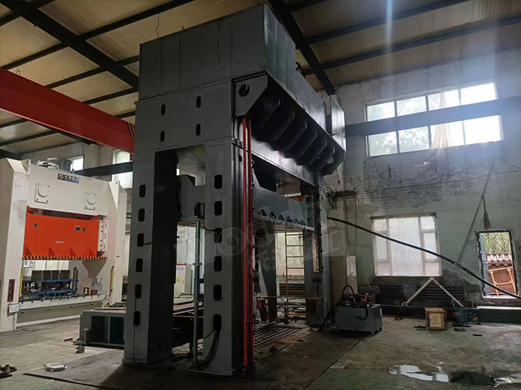 630噸框架式液壓機現場試機 630噸框架式液壓機現場試機