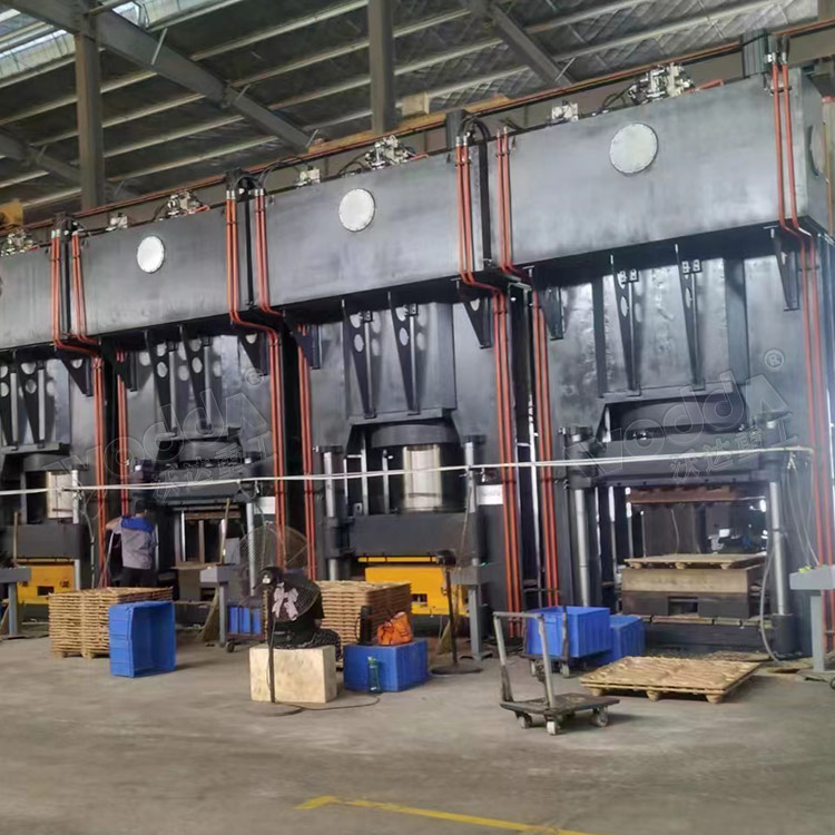 1800噸龍門框式液壓機 1800噸龍門框式液壓機