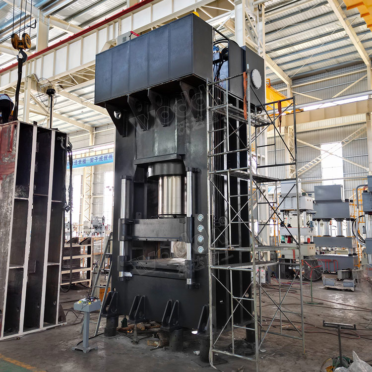 1800噸框架式油壓機(jī) 1800噸框架式油壓機(jī)