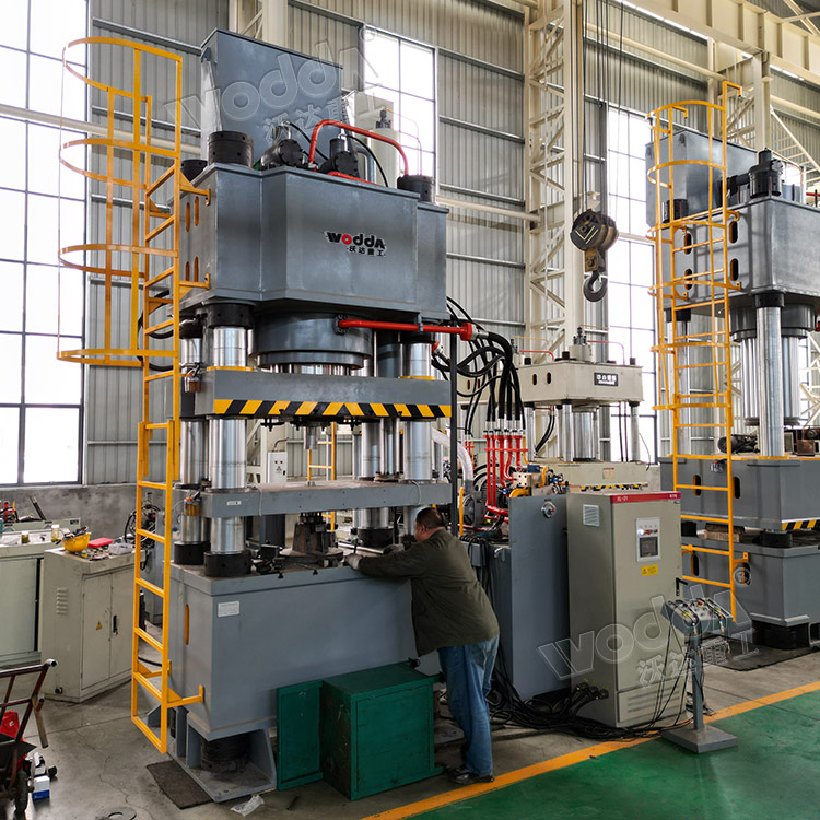 800噸鐵硅鋁磁芯粉末成型液壓機 800噸鐵硅鋁磁芯粉末成型液壓機