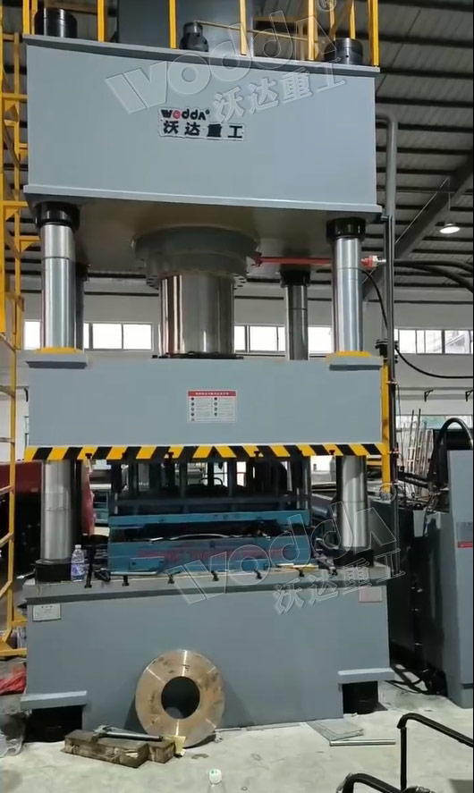 630噸不銹鋼水箱板拉伸機 630噸不銹鋼水箱板拉伸機