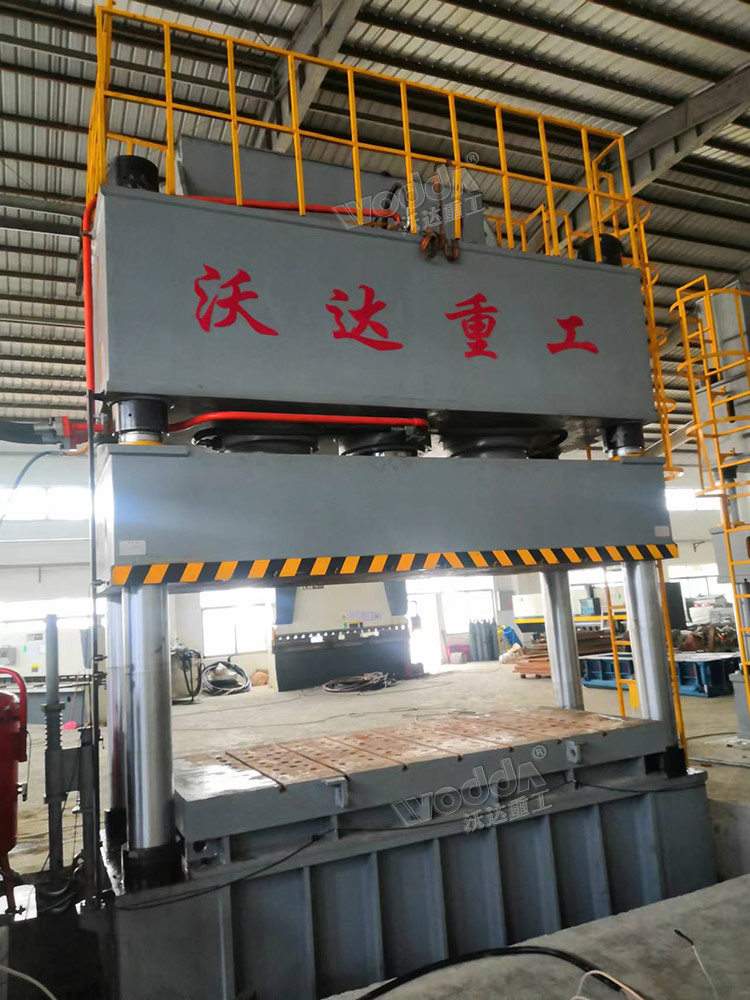 1250噸四柱液壓機拉伸不銹鋼水箱板 1250噸四柱液壓機拉伸不銹鋼水箱板