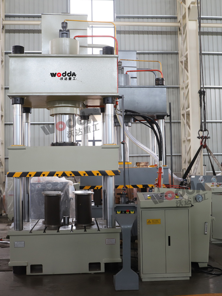 國標315噸液壓機(焊接件) 國標315噸液壓機(焊接件)