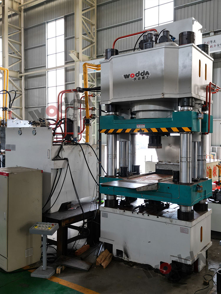 800噸鹽磚機(jī) 800噸鹽磚機(jī)