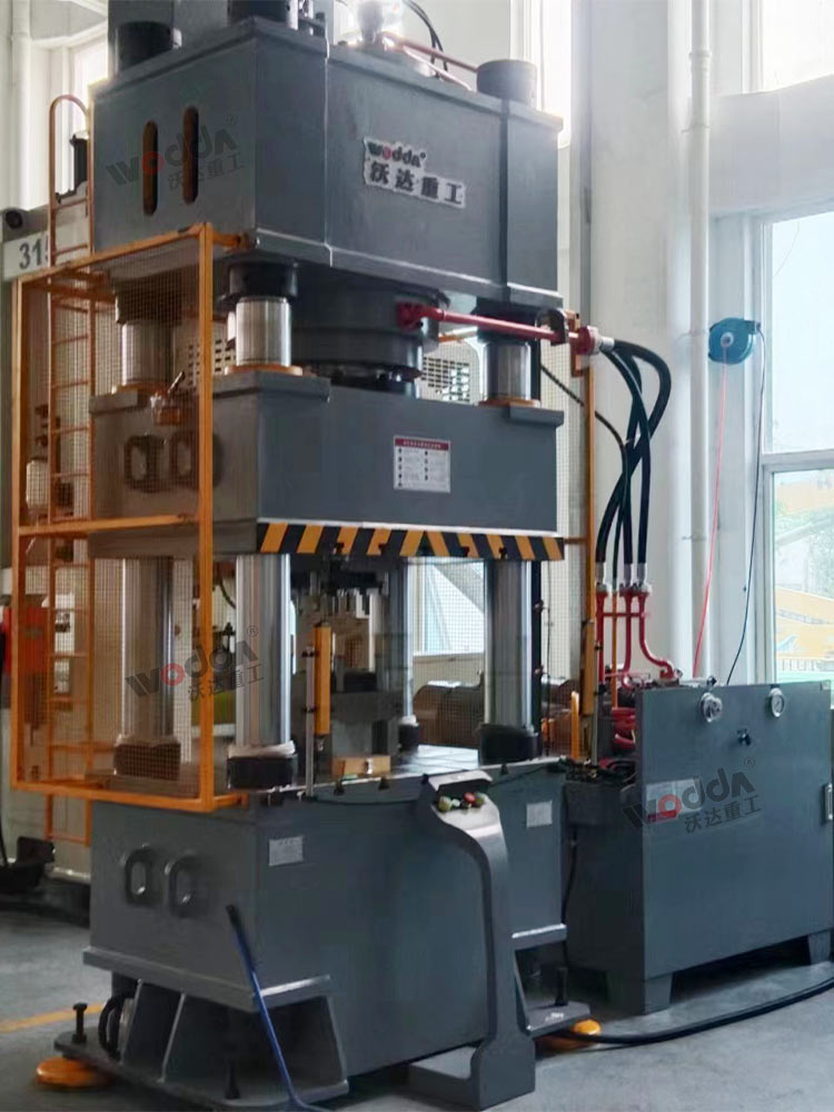 630噸汽車零部件沖壓成型液壓機(jī)客戶現(xiàn)場 630噸汽車零部件沖壓成型液壓機(jī)客戶現(xiàn)場