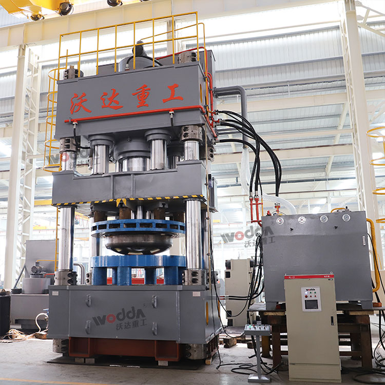 2500噸三梁四柱液壓機車間實拍 2500噸三梁四柱液壓機車間實拍