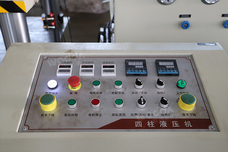 315噸三梁四柱液壓機細(xì)節(jié)（1）