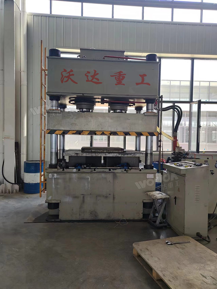 不銹鋼風(fēng)機(jī)外殼拉伸液壓機(jī)客戶現(xiàn)場 不銹鋼風(fēng)機(jī)外殼拉伸液壓機(jī)客戶現(xiàn)場