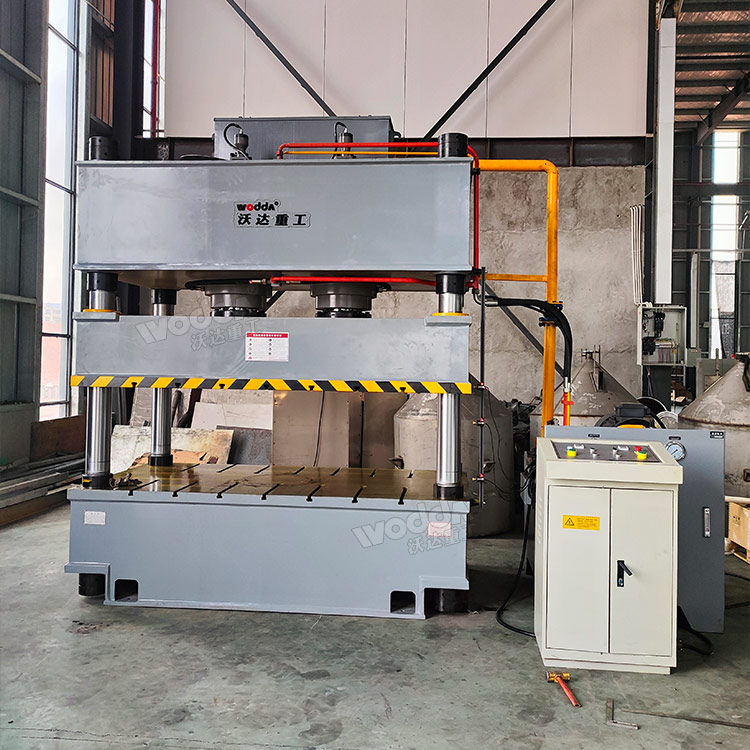 400噸拉伸機(jī)客戶現(xiàn)場 400噸拉伸機(jī)客戶現(xiàn)場