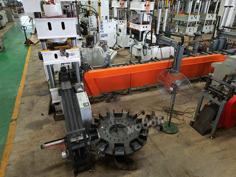 200噸礦用錨桿托盤生產線車間調試 200噸礦用錨桿托盤生產線車間調試