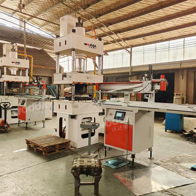 200噸拉伸機 200噸拉伸機